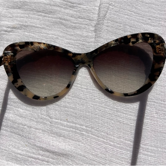 Miu Miu cat eye sunglasses.❤️ - Picture 12 of 17